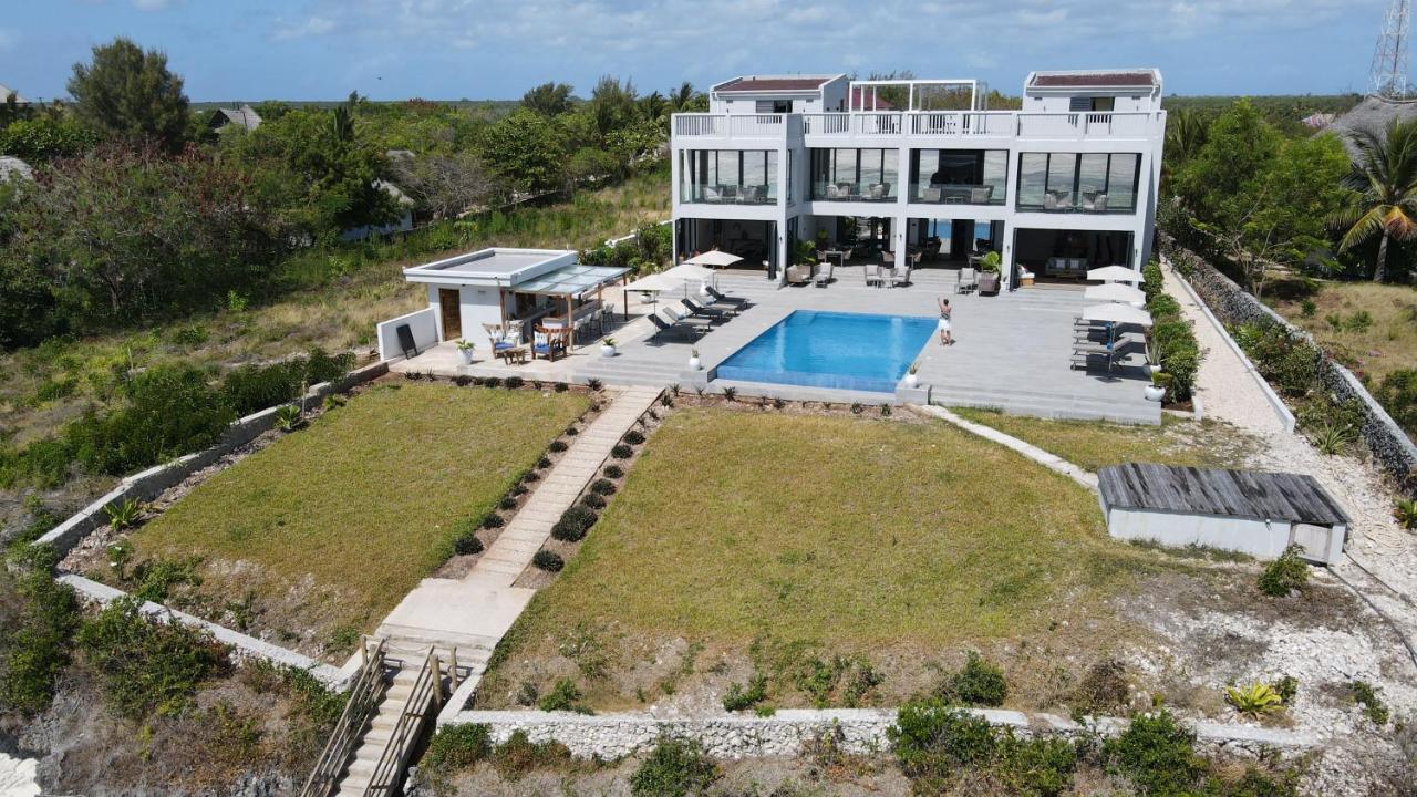 Villa Bluu จัมเบียนี ภายนอก รูปภาพ